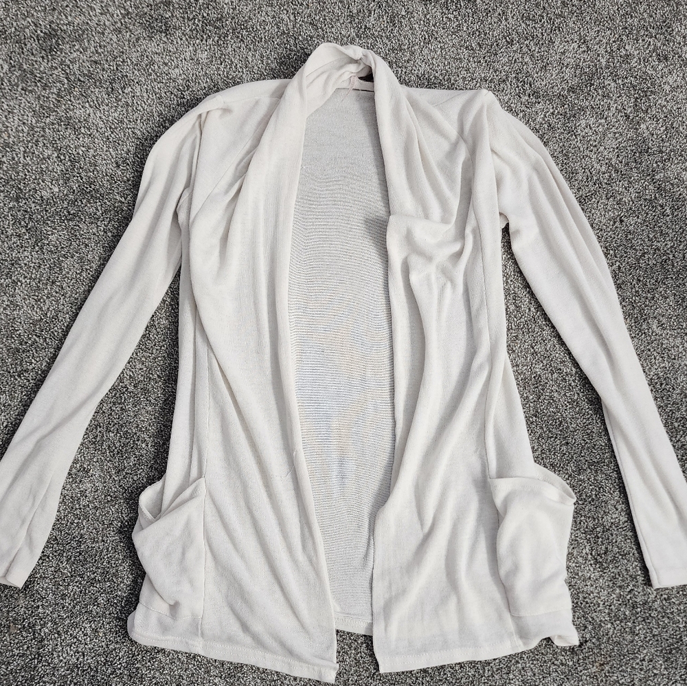 White Small Cardigan with Pockets